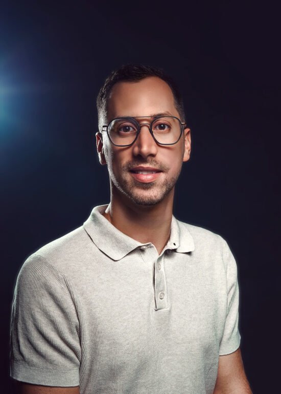 Corporate LinkedIn photo pro bouc bel air shooting marc williams studio 1